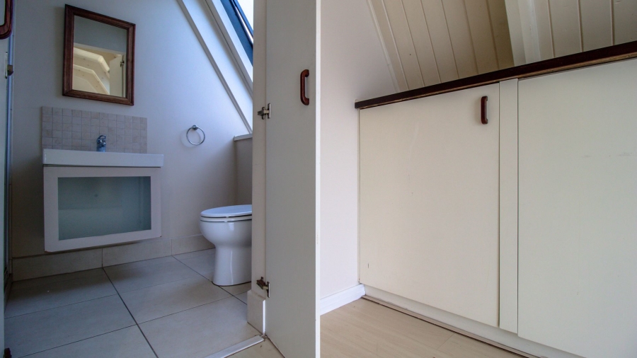 2 Bedroom Property for Sale in Wynberg Upper Western Cape